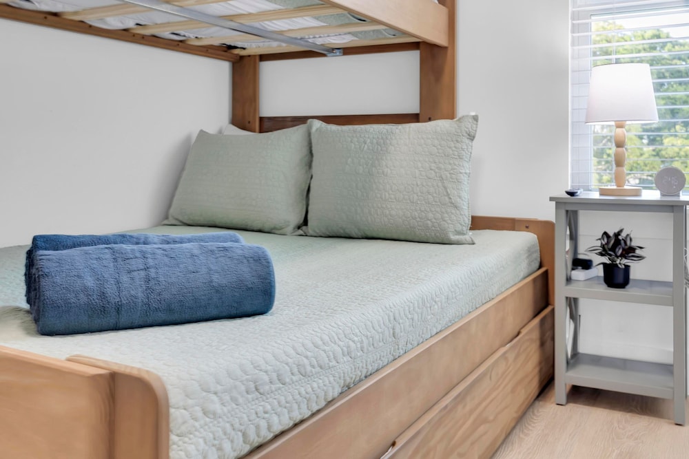 Luxury Beach Home Sauna Cold Plunge E-bikes
