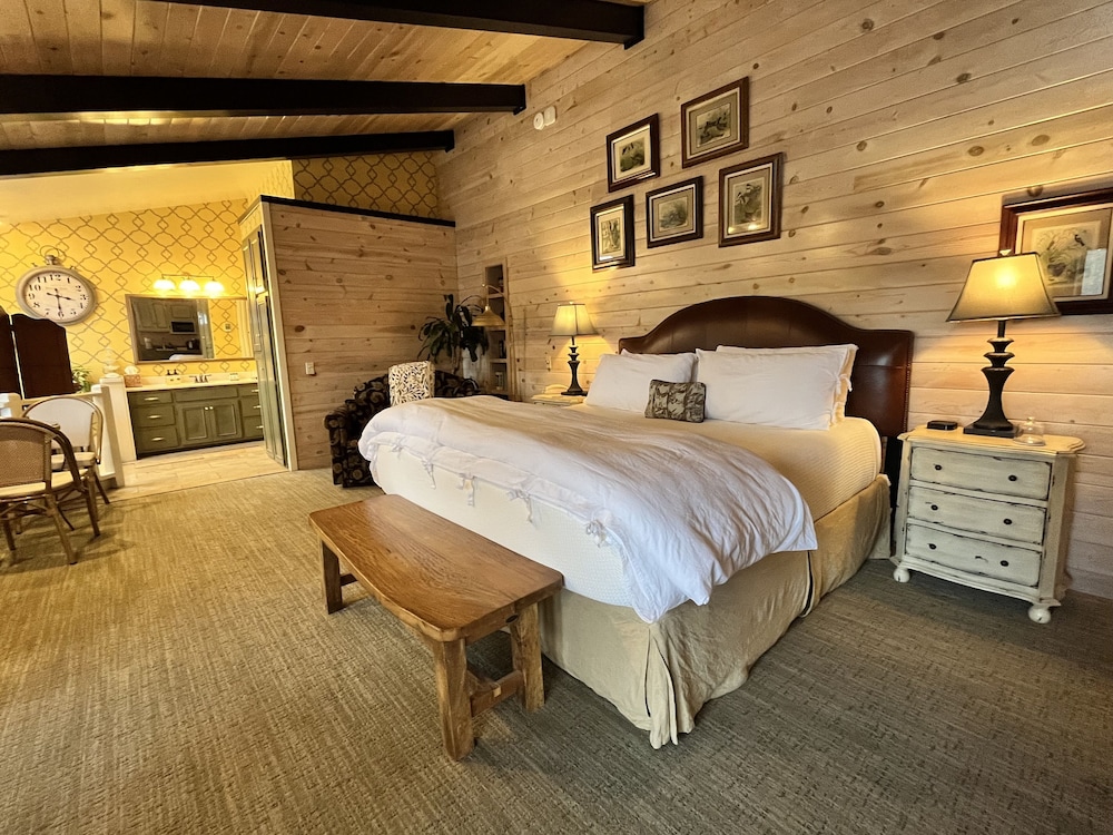 Ashland Vacations - Country Willows Inn and Estate - Property Image 37