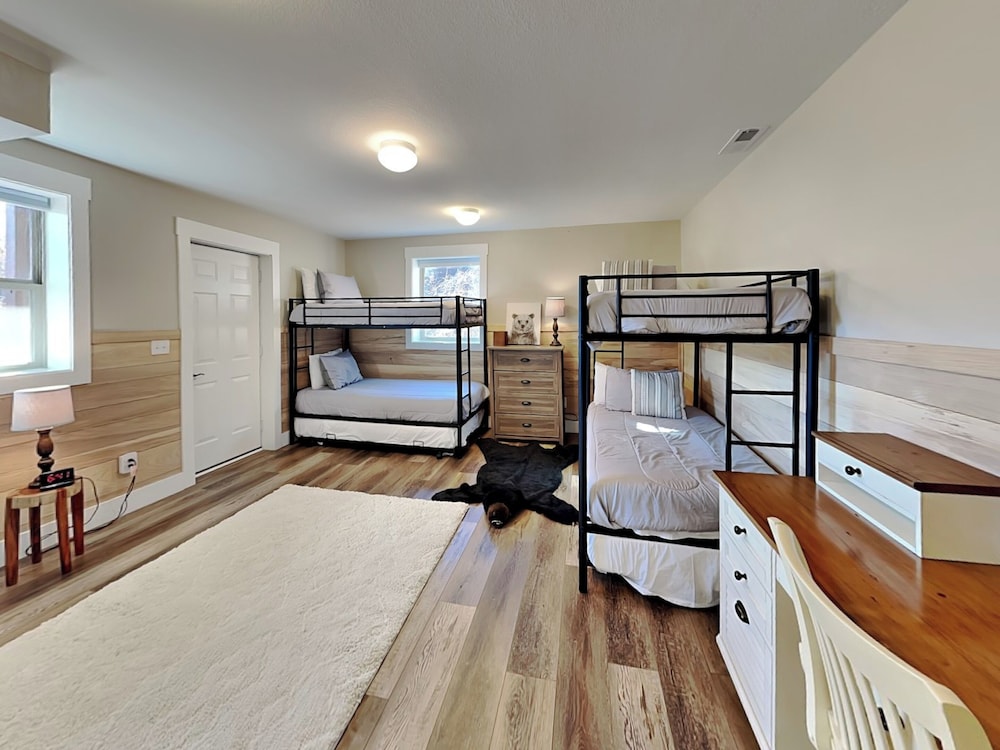 The Squirrel's Nest by Jackson Mountain Rentals