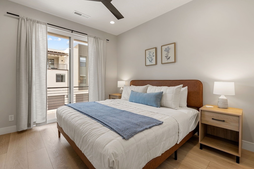 Weekend Vibes 5 Bedroom Townhouse