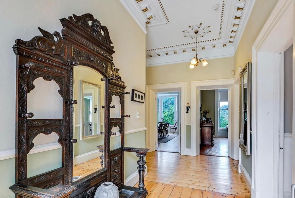 Fabulous 6 Bedroom Victorian Period House