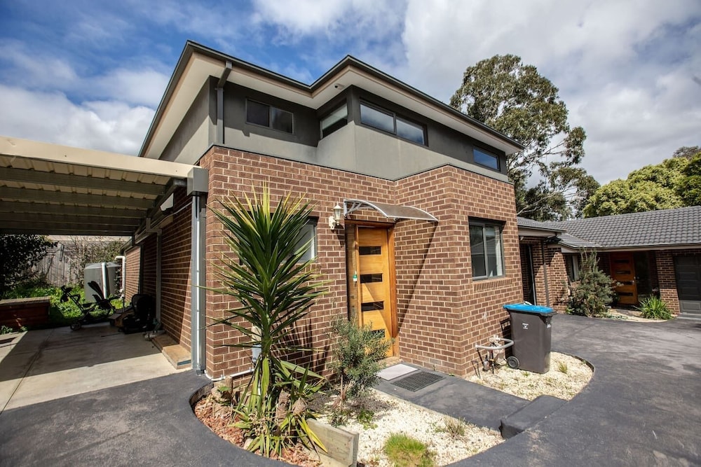 Stunning 3beds Near Knox Shopping Centro@wantirna view 5