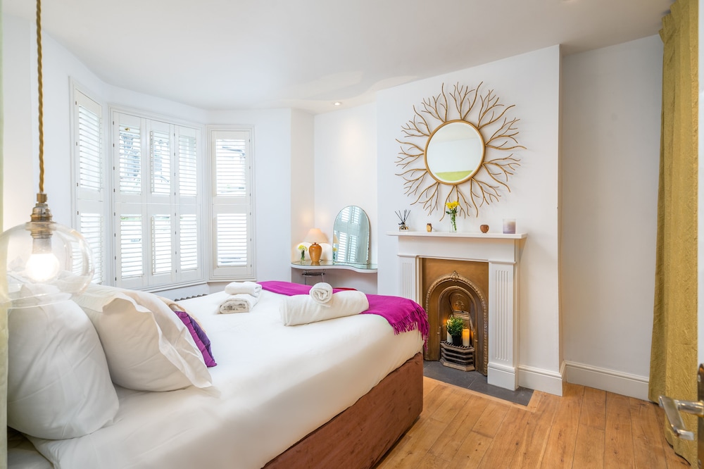 JOIVY Colorful Apt W/Garden, In Shepherds Bush
