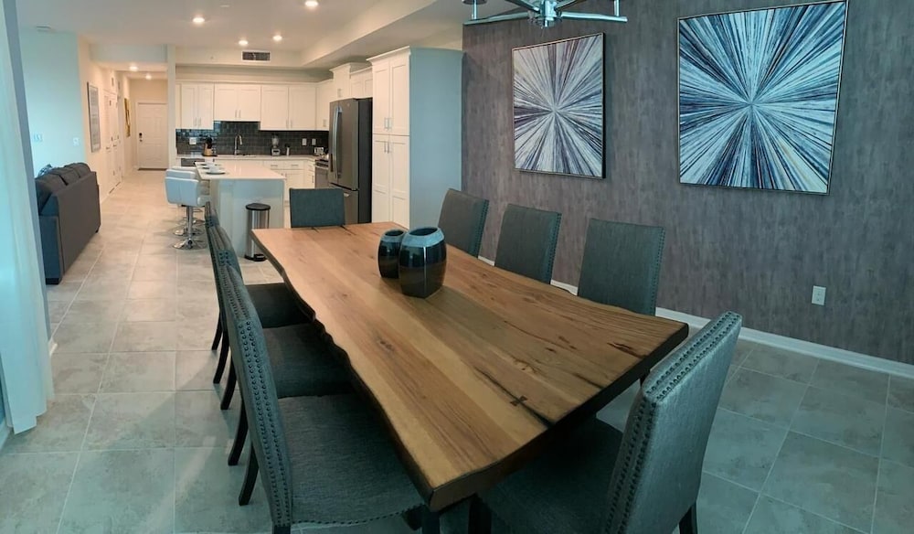 To Infinity And Beyond Storey Lake Resort By Shine Villas 2 Bedroom Condo