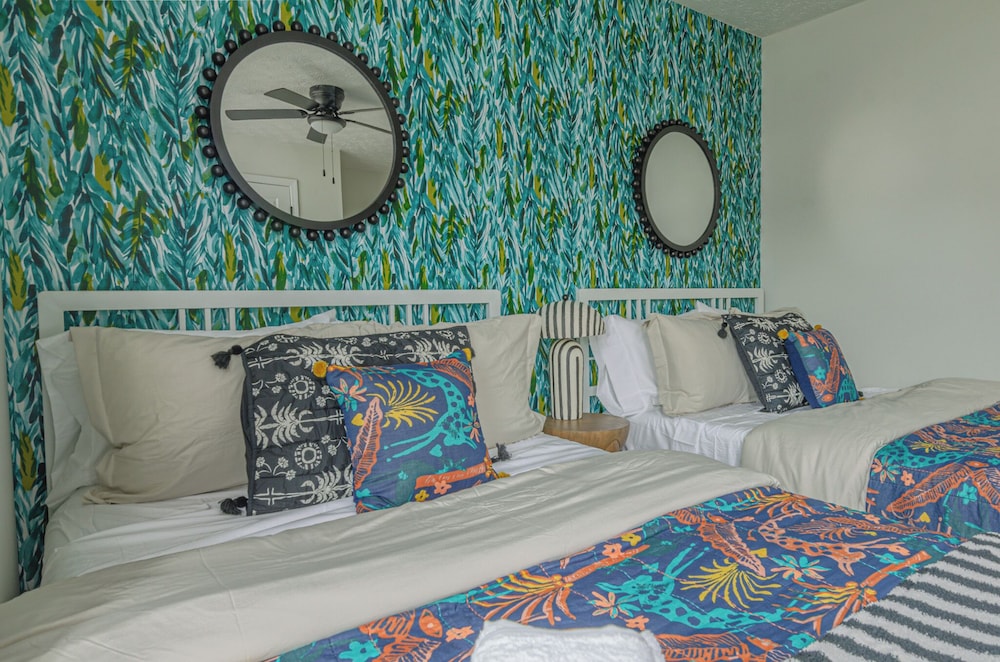 6-Bed Artistic Home with Game room