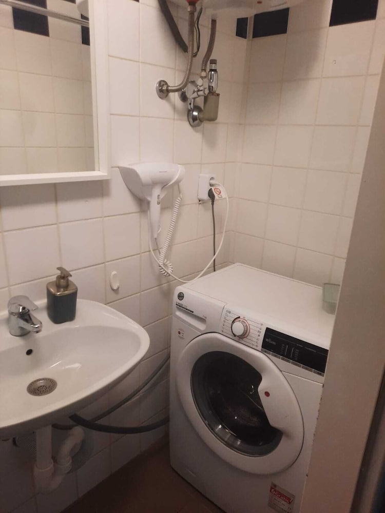 Charming 2BR Apt Prime City Spot