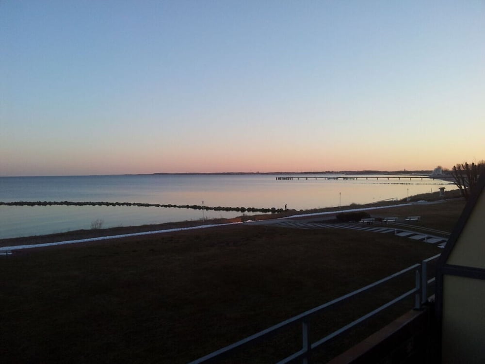 Sea View E&J Paul Comfortable Vacation Home