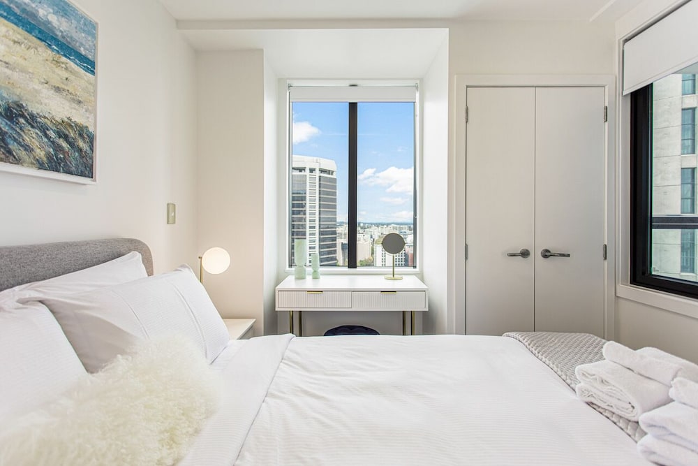 Modern 2BR in CBD - Zodiak Stays