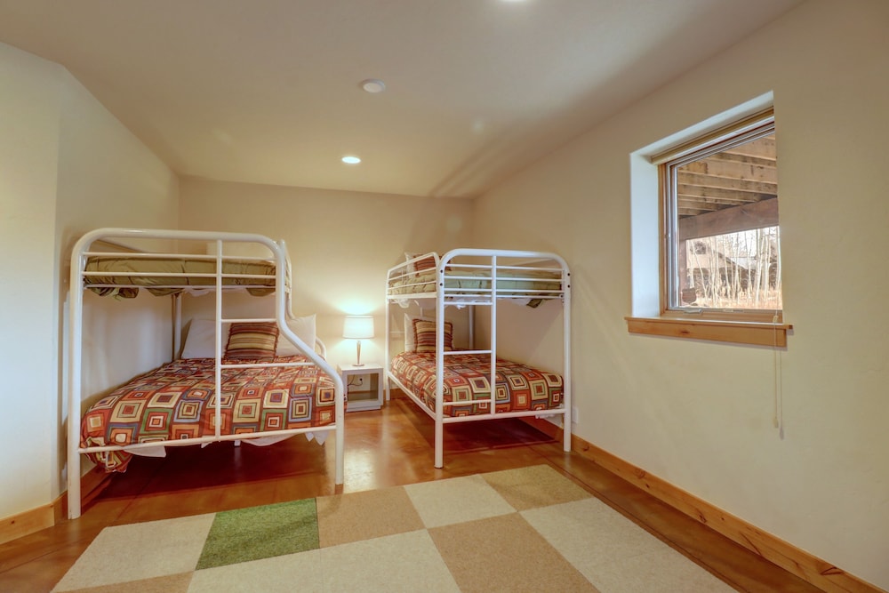 11 Stormwatch Circle 4br 3.5ba 4 Bedroom Home