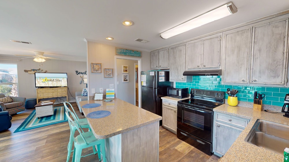 Beach Home With Private Pool & Beach Access- Sleeps 4