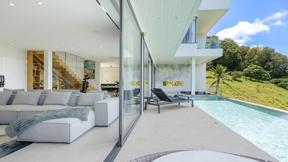 4 Bed SeaView Villa with Breakfast KBR32