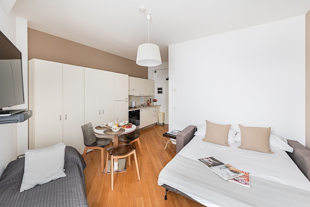 Residenza Miralago - 16 Domitilla - Locazione BK