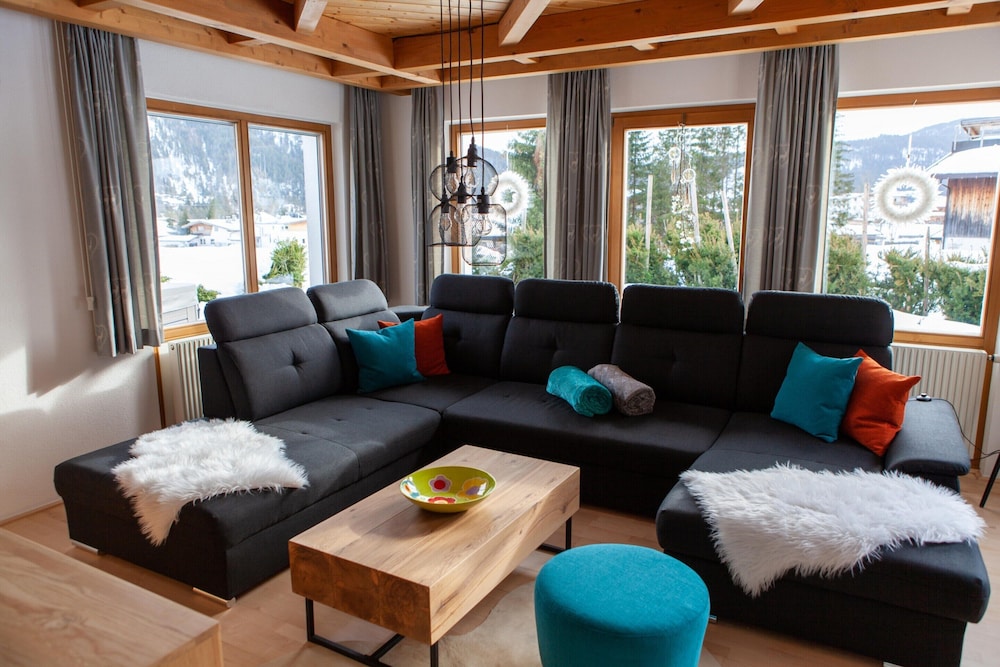 Chalet Leutasch With Ski Trail & Mountain Views