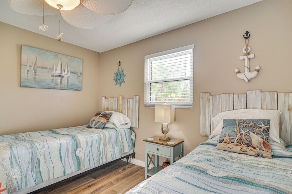 6 Mi to Clearwater Beach: Home w/ Furnished Lanai