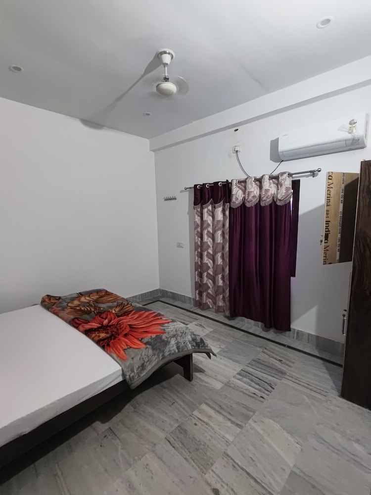 Shree Shyam Paying Guest House