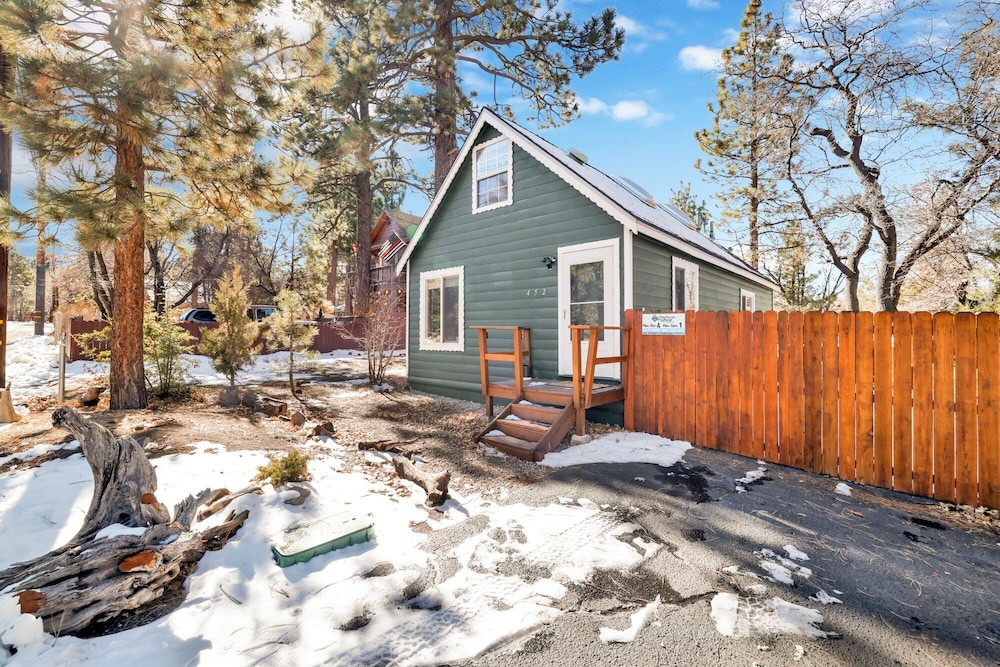 Cute and Cozy Cottage #2522