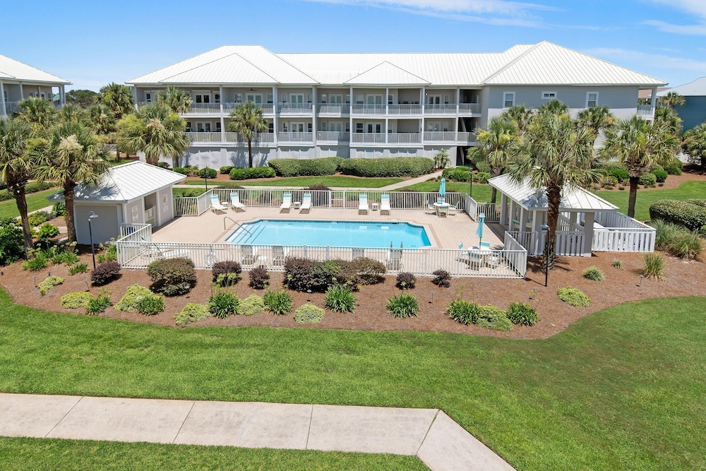 Pavilion Palms 203c