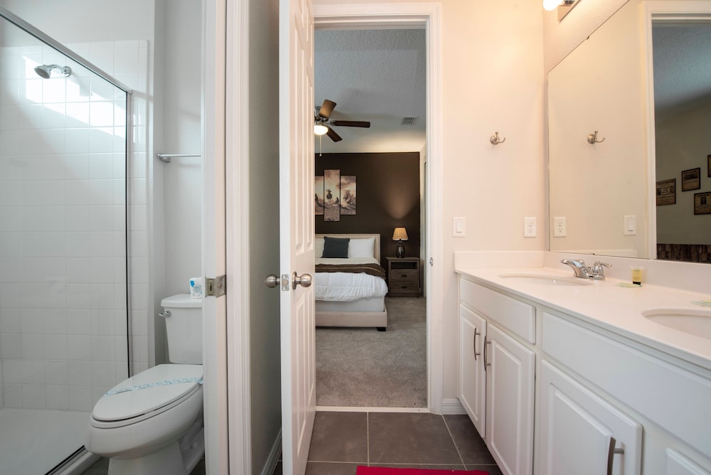 1799 Amazing 9Bd Near Disney