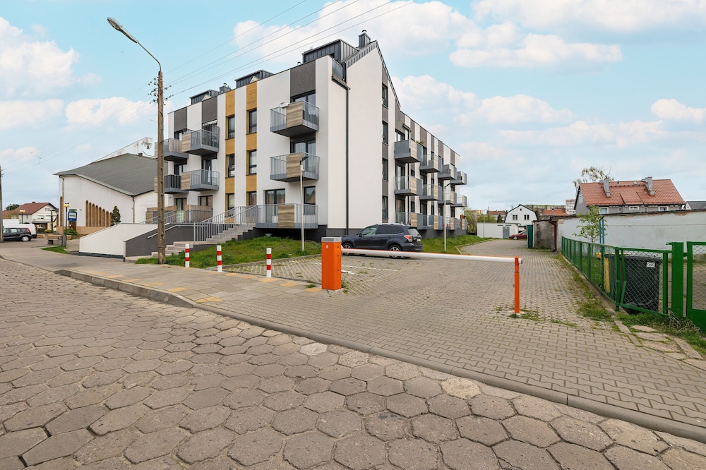 Stylish Apartment With Garage by Renters view 4