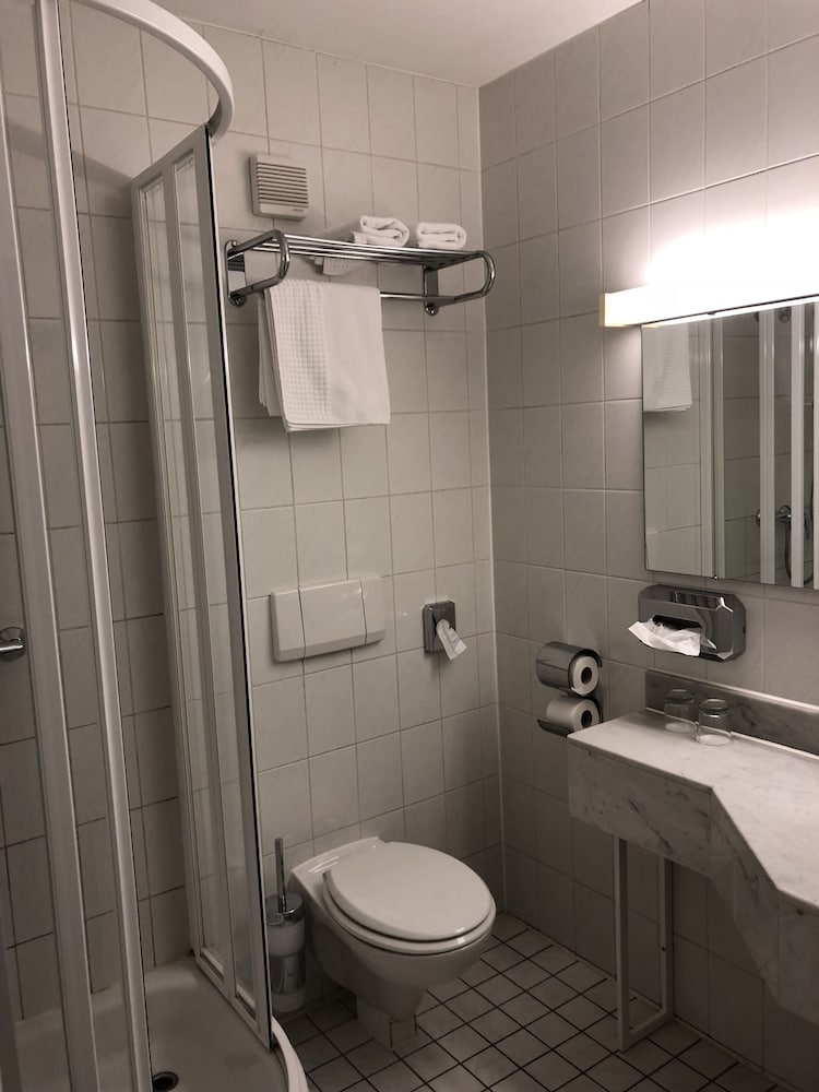 Frankfurt Vacations - Hotel Attache - Property Image 66
