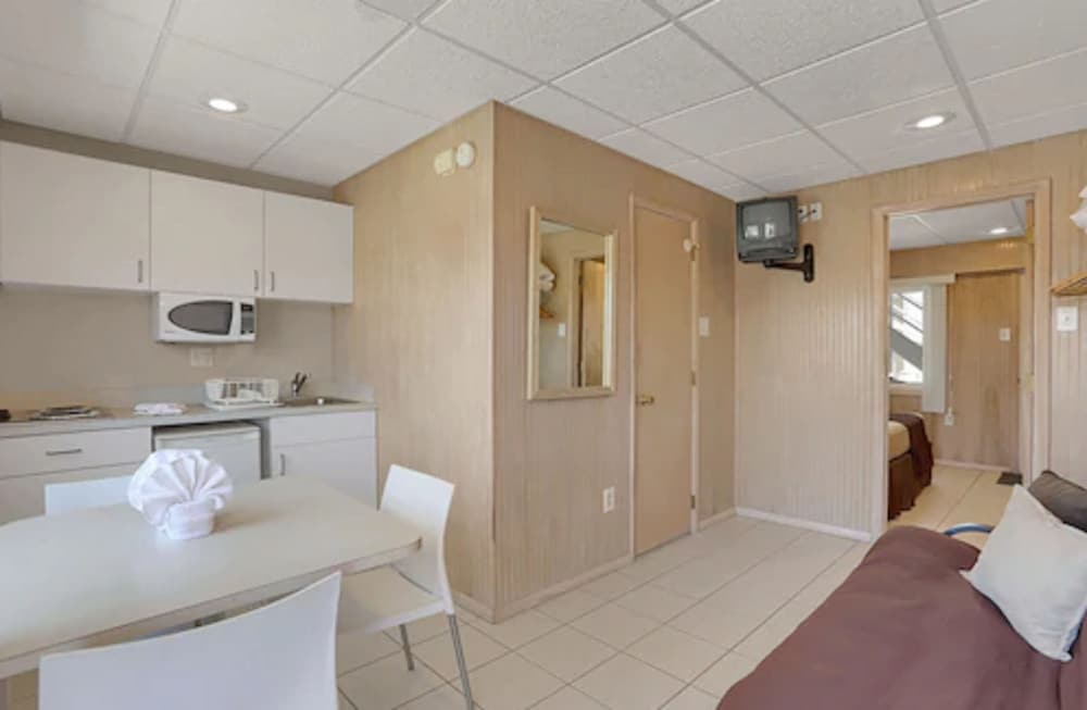 AA Heart of Wildwood Motels