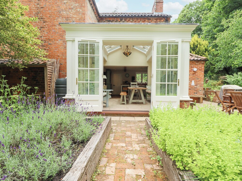 Sunny Cottage