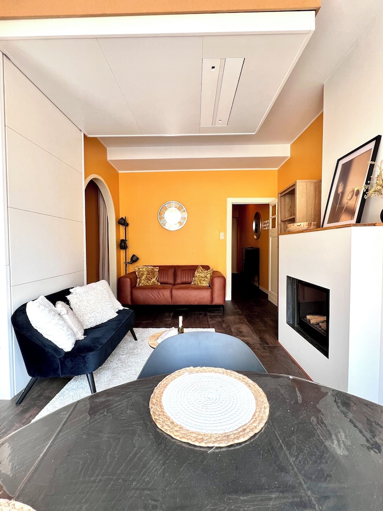 Beachfront & Sea View Sleeps 6