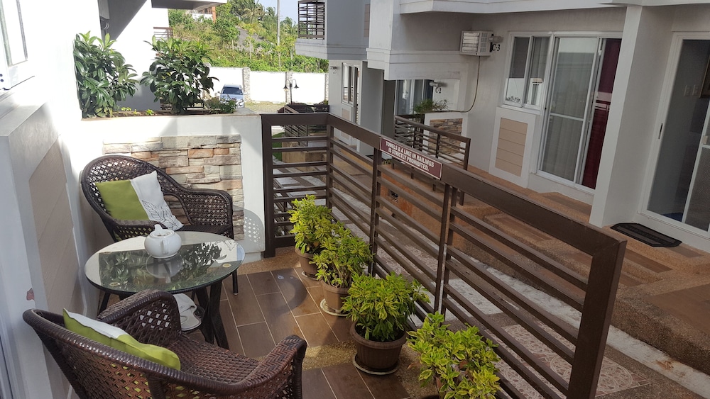 2 Bedroom Villa by AP at Tagaytay Hampton Villa