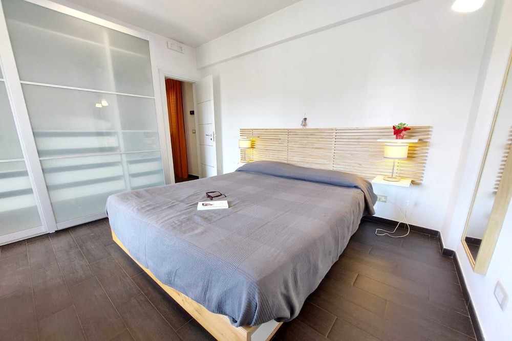 Vicere Apartment With AC and Wi-fi view 4
