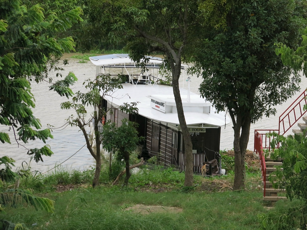 Phocea Cruise Siem Reap to Phnom Penh