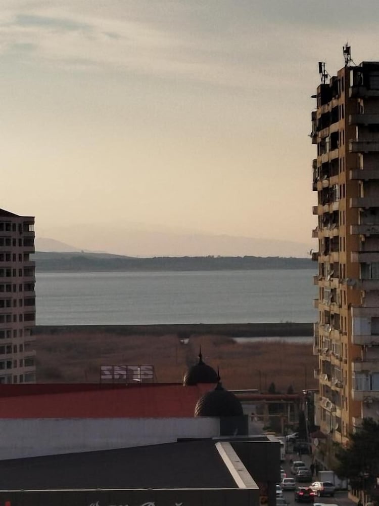 Baku Lake view 3 bedrooms apartment