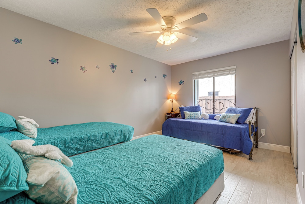 Private Pool & Yard: Family Home in Port St Lucie