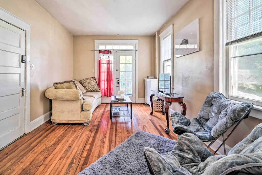 Hagerstown Apt: Covered Patio ~ 1 Mi to Dtwn! view 3