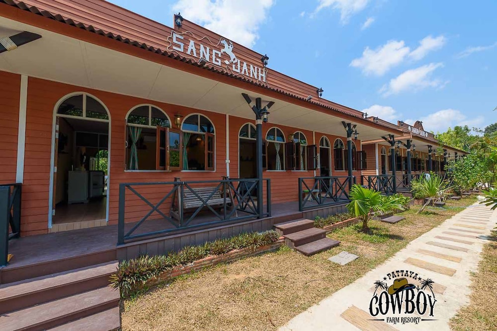Bang Lamung Vacations - Cowboy Farm Resort Pattaya - Property Image 2