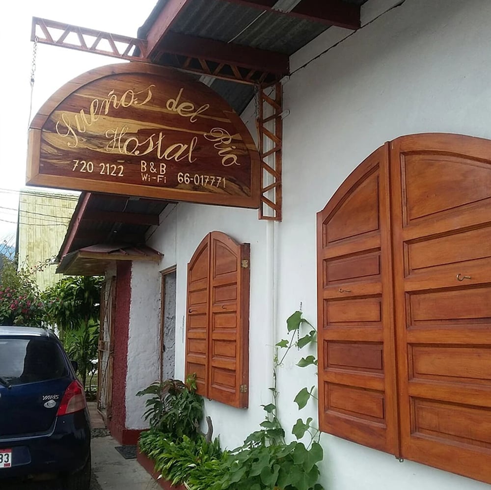 Hotel Hostal Sueños Del Río - Image 1