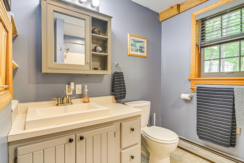 2 Mi to Beaches: Charming Kennebunk Family Home