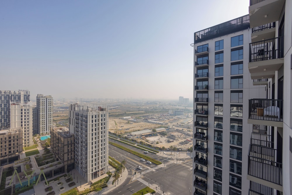 Aya - Prime City-View Apartment in Park Ridge Tower C