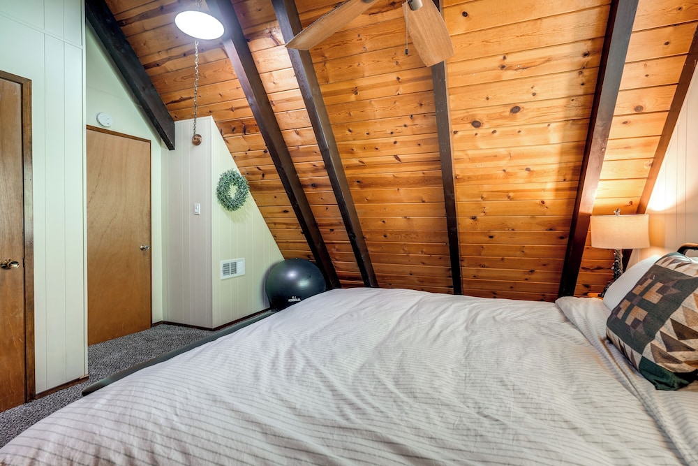 Sleek Blue Lake Springs Retreat w/ Deck & Yard!
