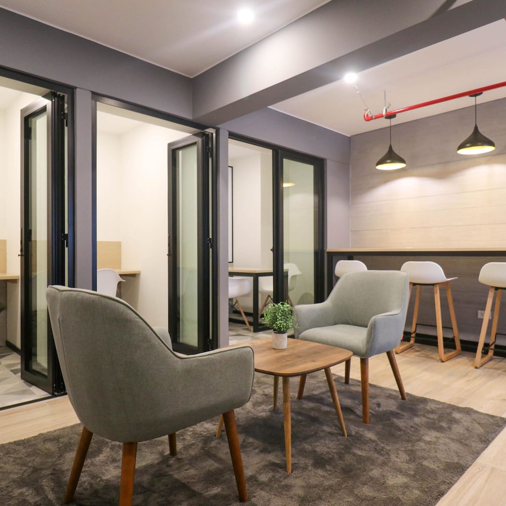 w Authentic 2BR in Miraflores