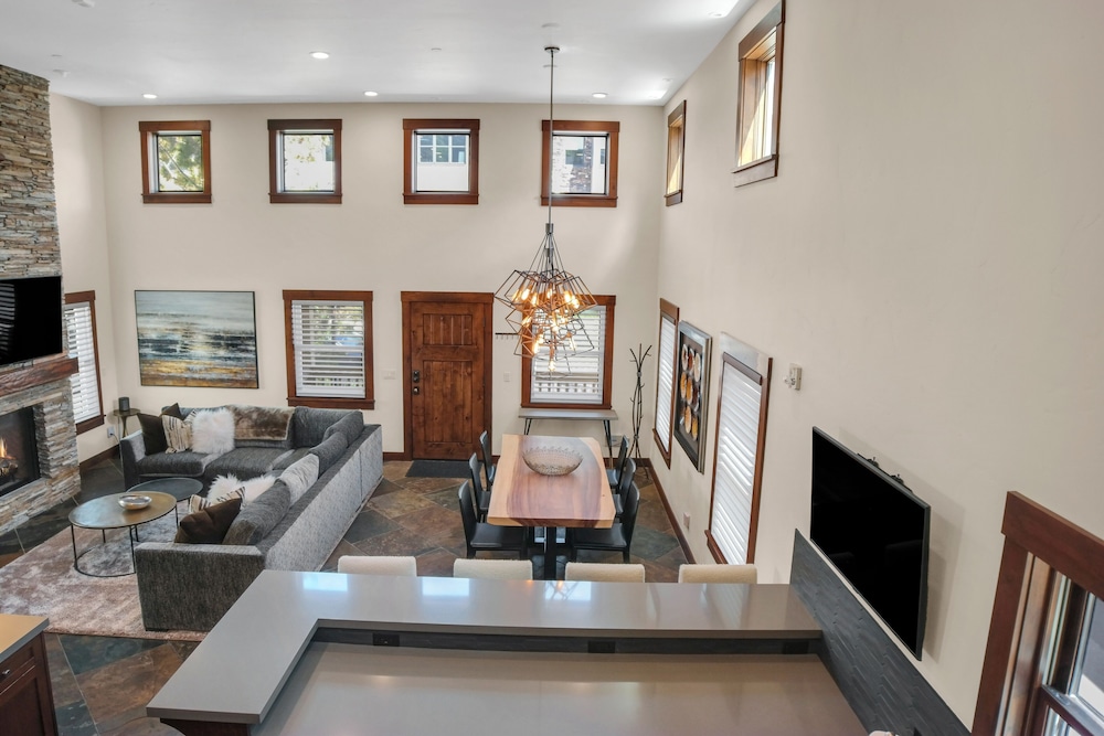 The Peak At Town Lift 3 Bedroom Home