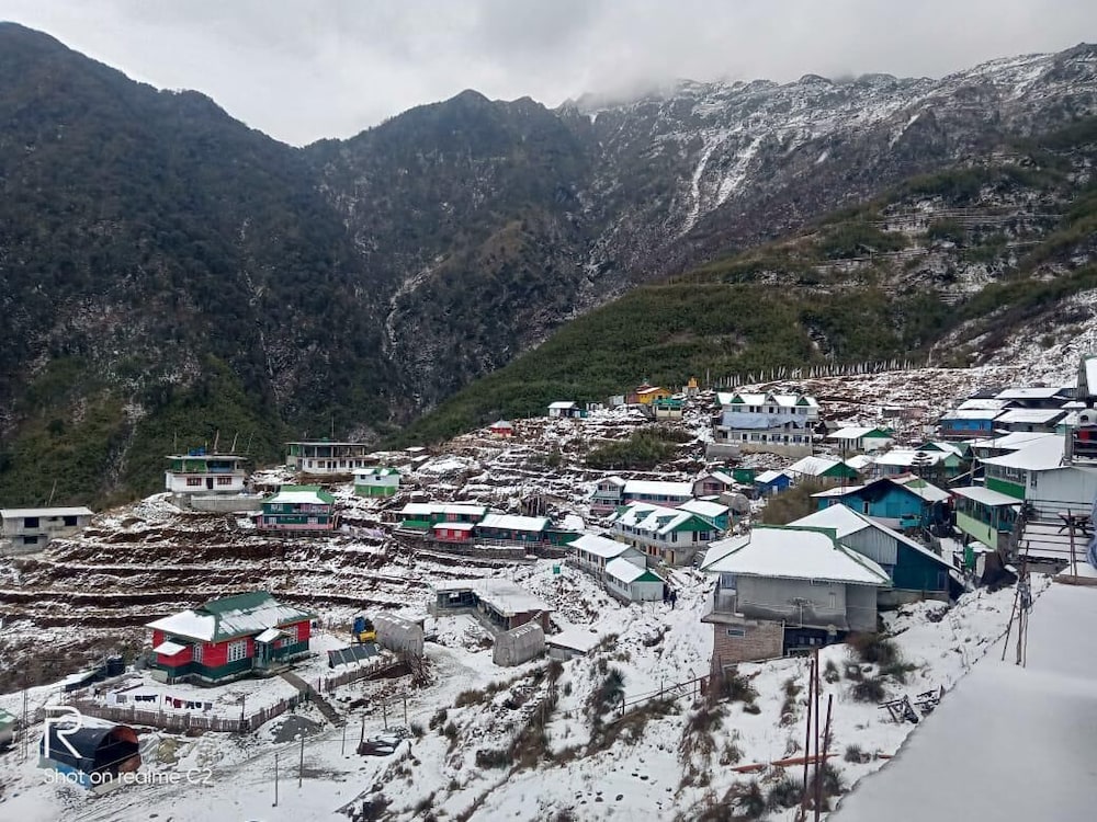 Yangzom La Homestay