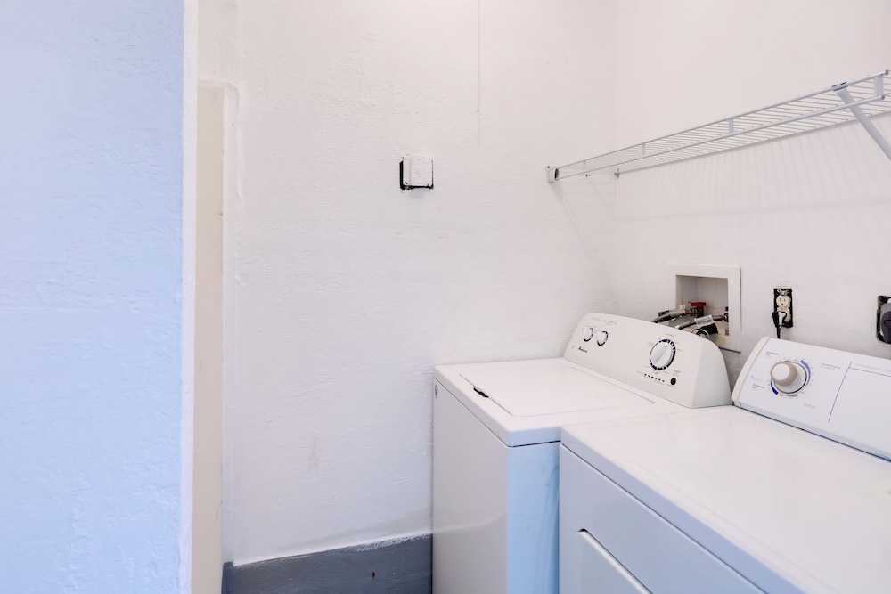 Townhome Near Hobe Sound Beach, Hiking & Golfing!