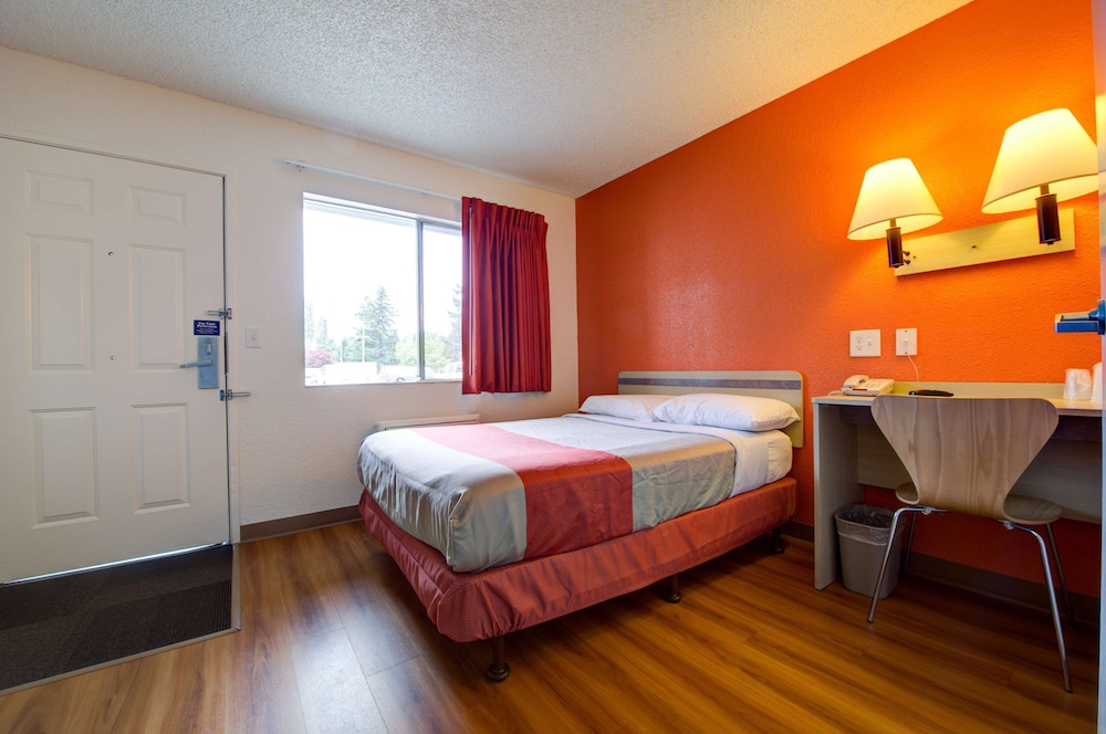 Motel 6 Seattle, WA - Airport