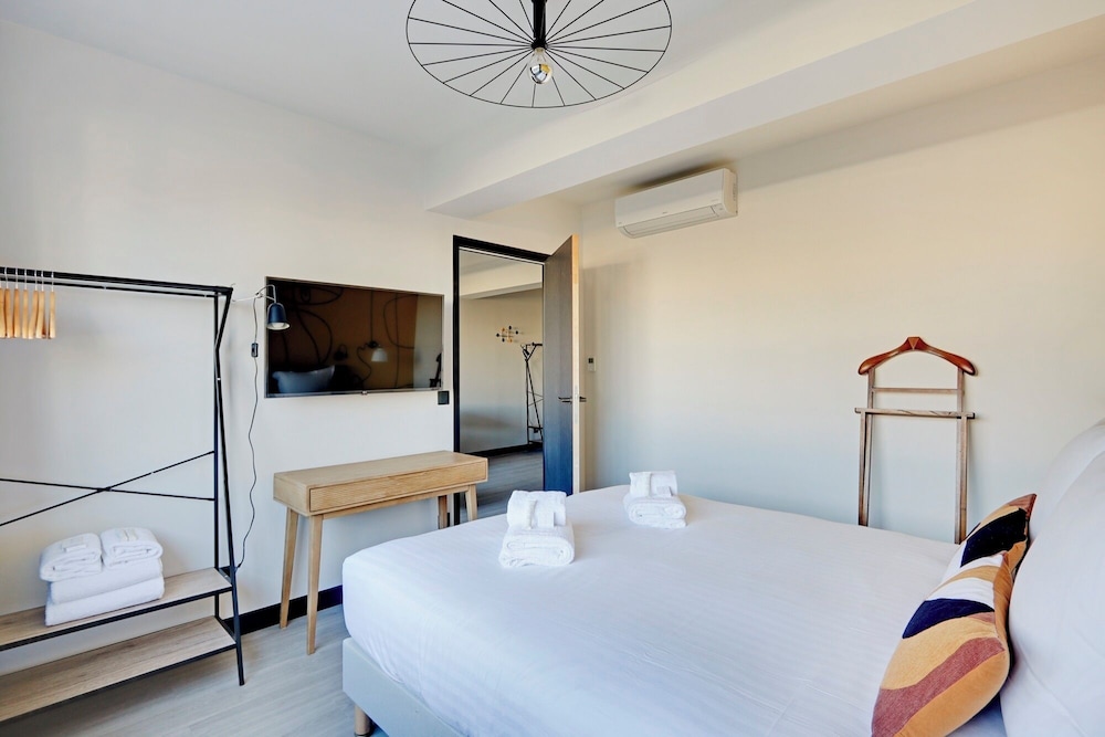 North Paris Suite