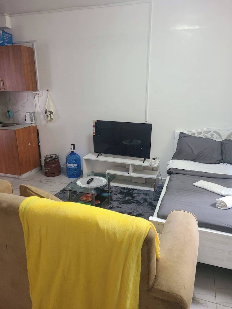 Studio 107, South B, Sana Sana