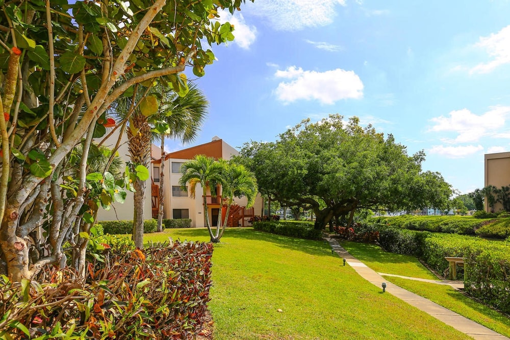 Cove II 414F 2 Bedroom Condo By Midnight Cove II