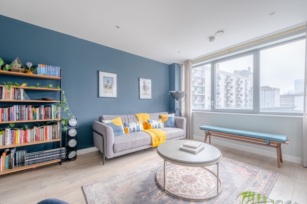 Light & Spacious 1bedroom Flat With Balcony - Mile End