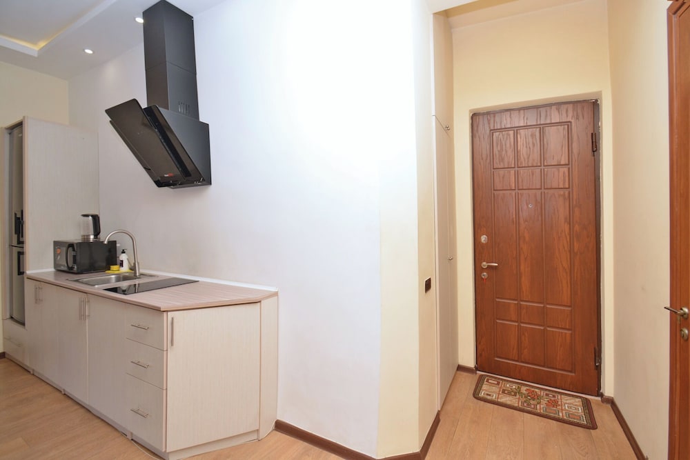Apartment with balcony on Nalbandyan