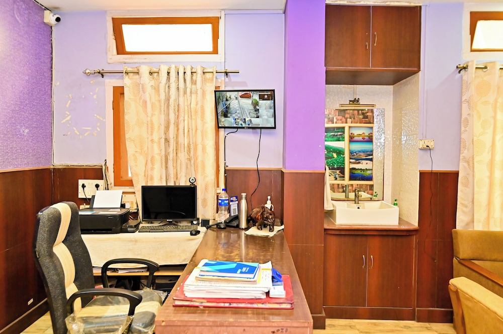 Holiday Inn Guest House