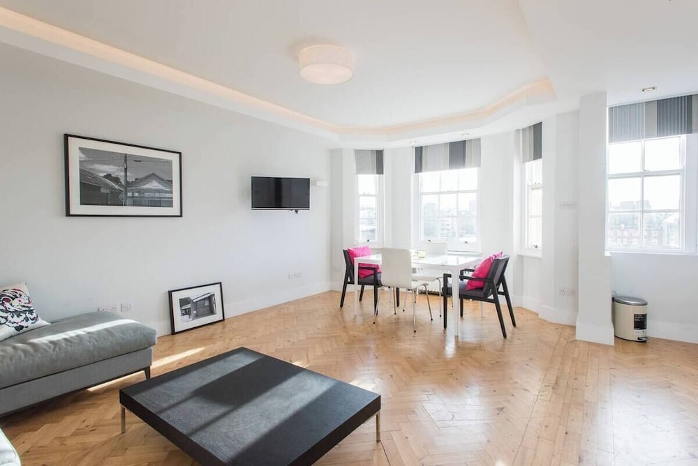 Stylish 1-bedroom flat near Hyde Park